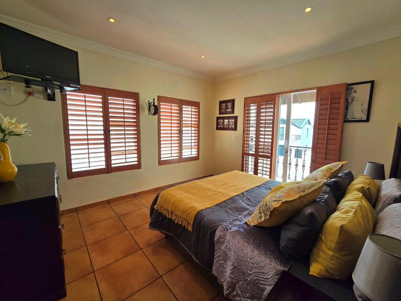 5 Bedroom Property for Sale in Golden Mile Western Cape